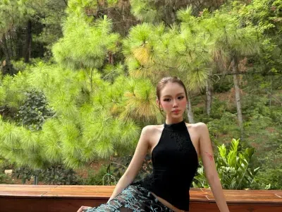 Áo lụa, chân váy Áo lụa