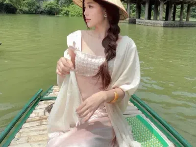 S (hồng), S (xanh biển form rộng hơn)