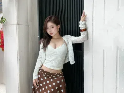 Đồ hè năm nay xinh lắm ạ💐🌷
__________________________
𝐌𝐚̂̃𝐮 𝐭𝐡𝐮𝐞̂: 𝟑𝟓