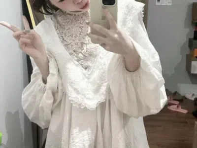 Áo Thô Đũi Dáng Babydoll Pha Ren Tay Dài
