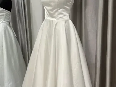 Váy cúp phi lụa dáng lỡ
