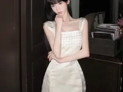 Đầm lụa ngắn kim sa ngực