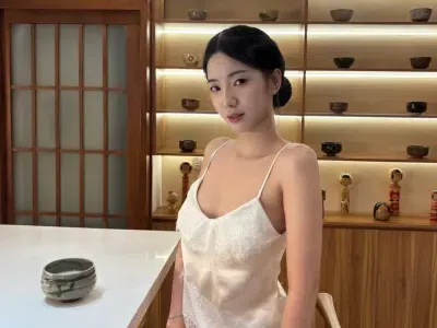 Áo lụa dây viền ren x Quần short