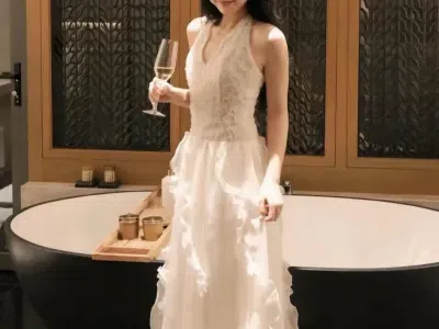 Amelie V572 Váy cổ yếm ren