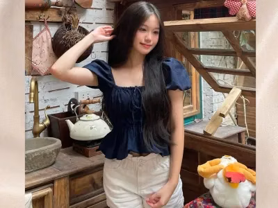 Cứ bị mê màu xanh navy tôn da lắm lun