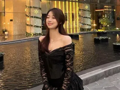 Set áo ren trễ vai phối cvay siêu tiểu thư