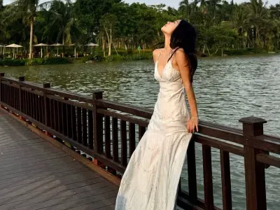 ĐẦM HOA NHÍ XANH