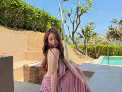 Amoura Dress - size M (màu hồng tím)