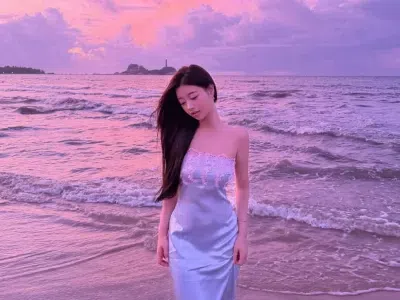 Đầm lụa cúp dáng lỡ ren ngực