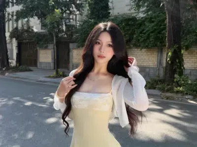 Đồ hè năm nay xinh lắm ạ💐🌷
__________________________
𝐌𝐚̂̃𝐮 𝐭𝐡𝐮𝐞̂: 𝟑𝟓