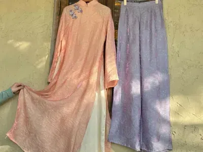 Màu cực tone da bạn khách e mặc