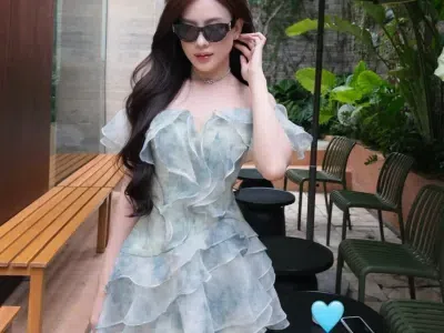 Váy trễ vai bèo loang hoa
