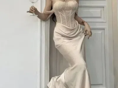 80/1ngày eo:62 ngực :82 dài váy 126