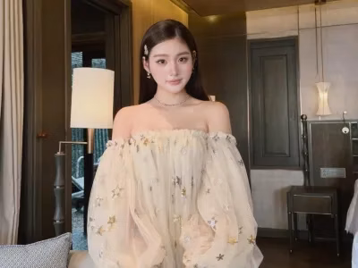 V590 Đầm trễ vai bling Chou