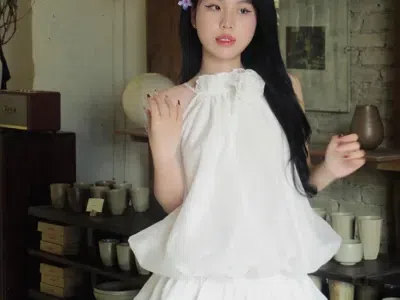 Váy áo yếm size s màu kem