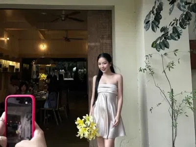 Đầm - Size M (form bé)