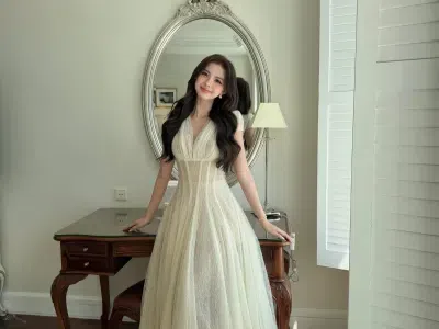 Acelia Dress - size L (màu kem)