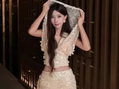 Áo corset kim sa phối khăn x Chân váy kim sa tà dài