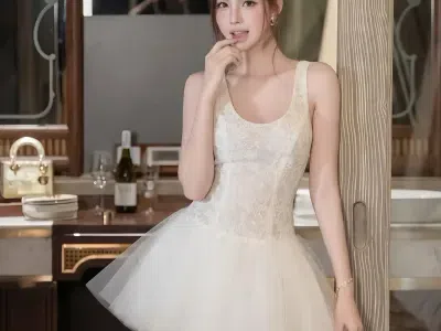 Váy trắng dự tiệc