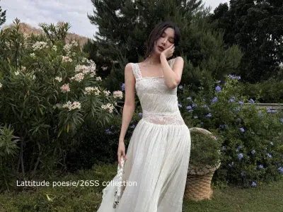 Đầm maxi trắng phối ren hở lưng DT0057