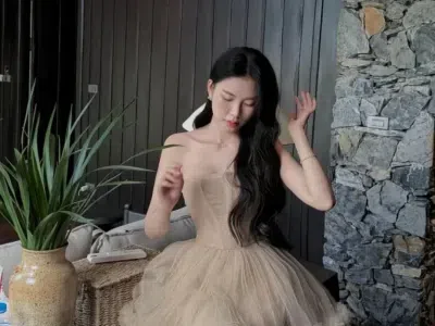 Váy quây nẹp lưới dáng bồng